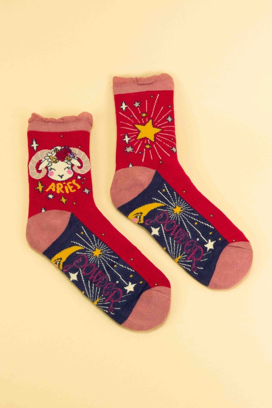 Pulverfarbene Sternzeichen-Socken