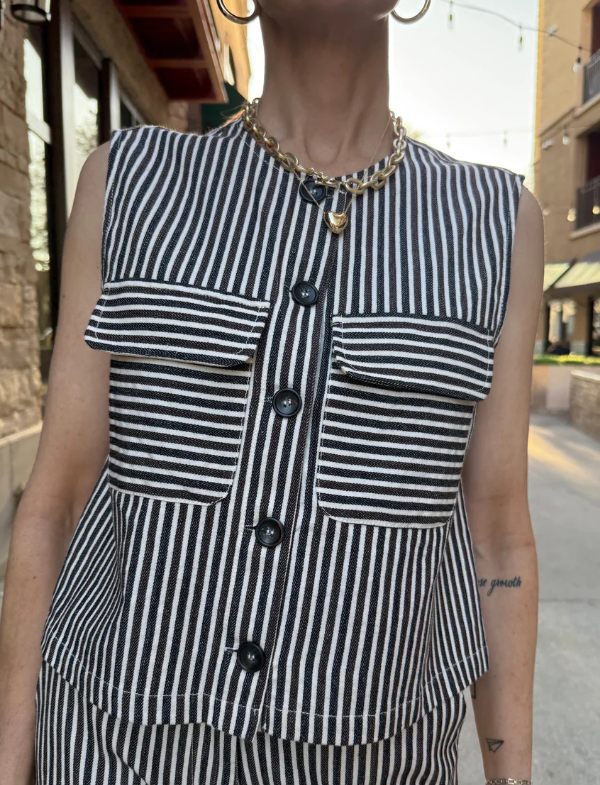 Frnch Sadet Vest