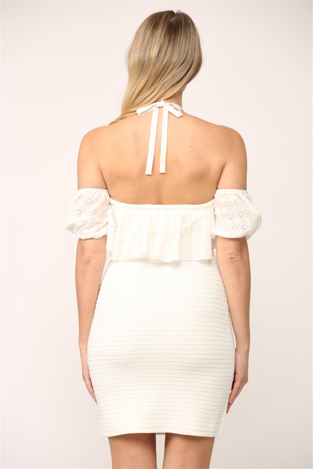 Fate - Robe pull dos nu en dentelle à œillets contrastés