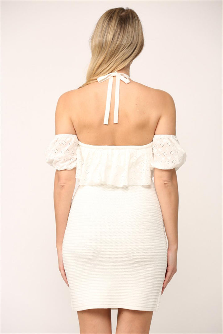Fate - Robe pull dos nu en dentelle à œillets contrastés