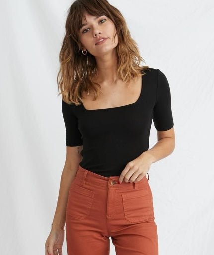 Marine Layer - Haut côtelé à col carré Lexi