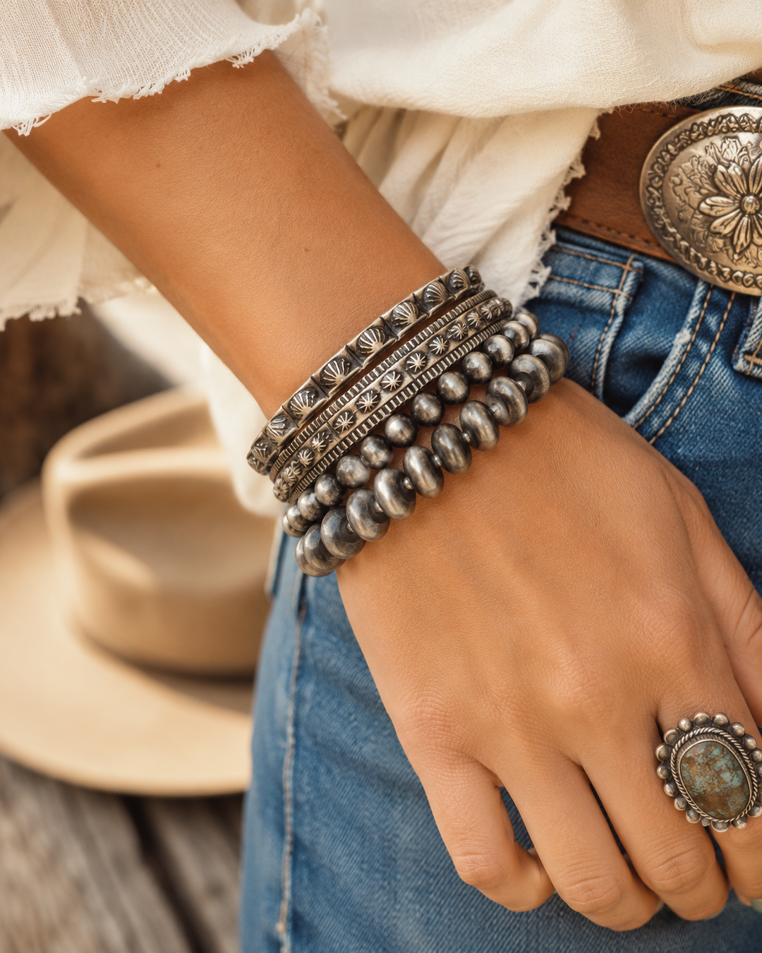 Joia Southwestern Metal Bracelet Set