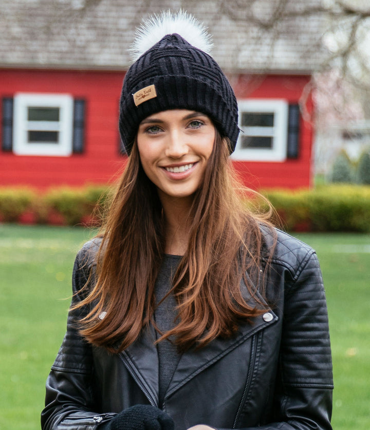 Bonnet tricoté en peluche DM Merchandising