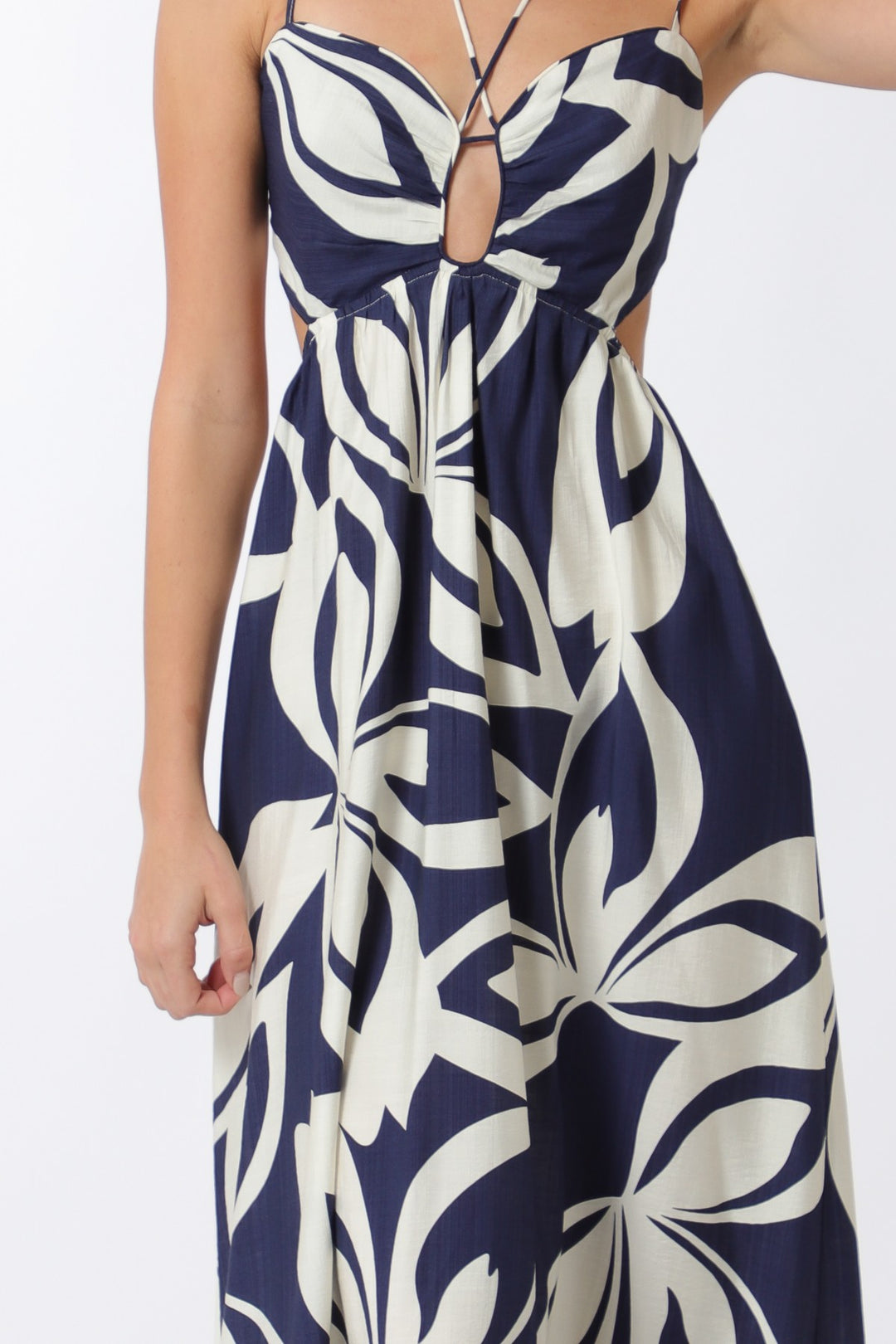 Aakaa Center Front Keyhole Maxi Dress