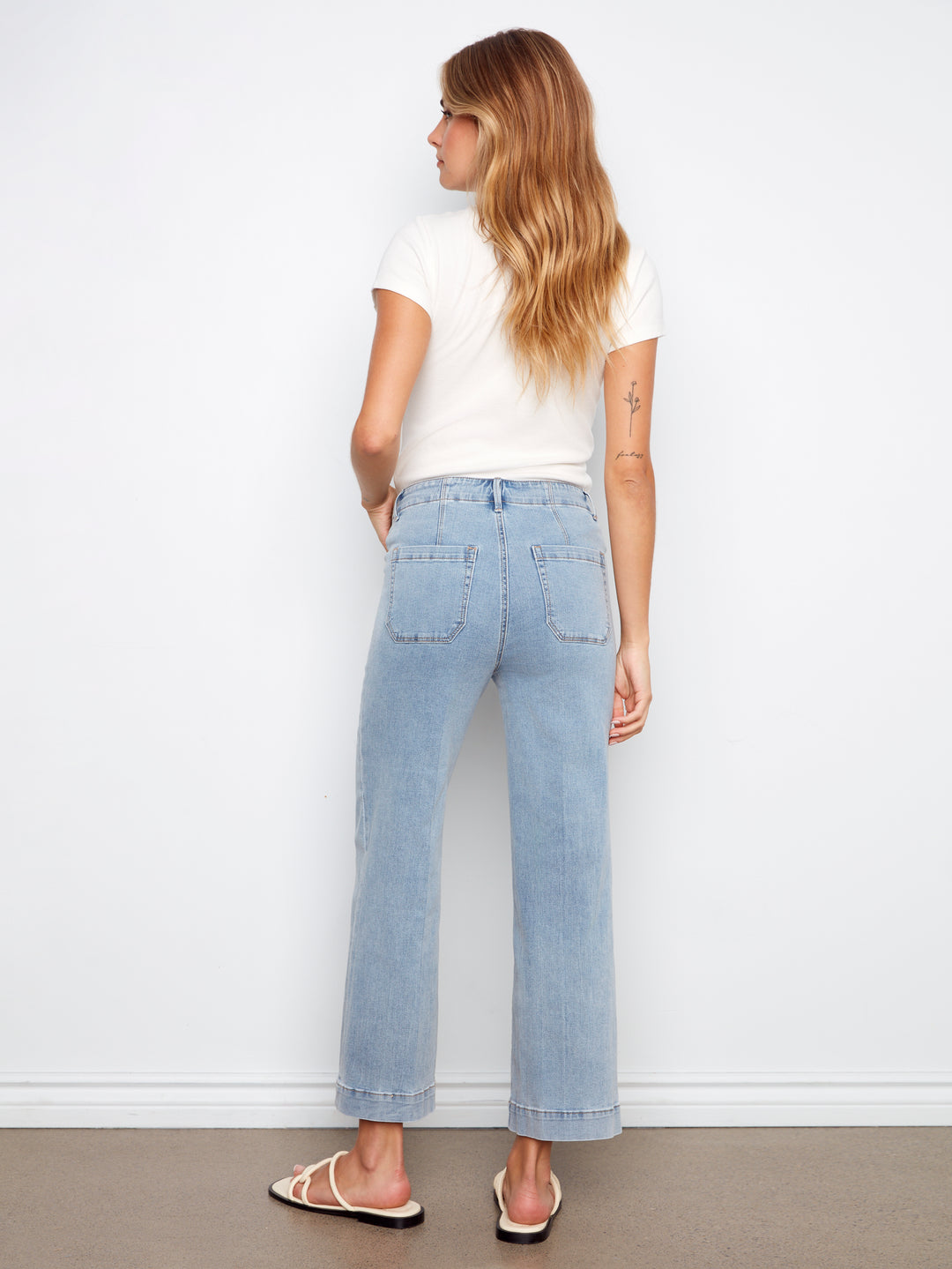 Charlie B Cropped Wide Leg Stretch Denim Jeans With Patch Pockets