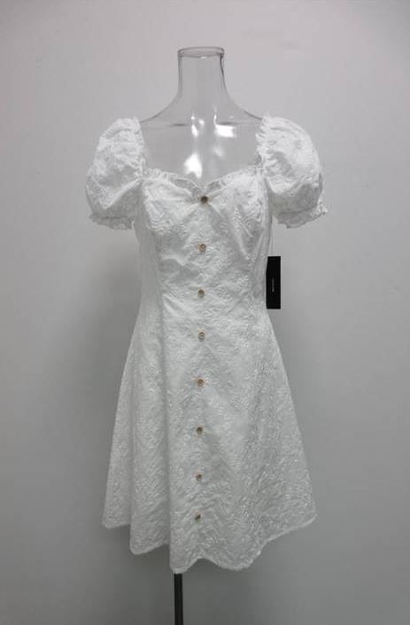 Aakaa Kurzärmliges, kurzes Kleid mit Puffärmeln und Mikrorüschen und V-Ausschnitt