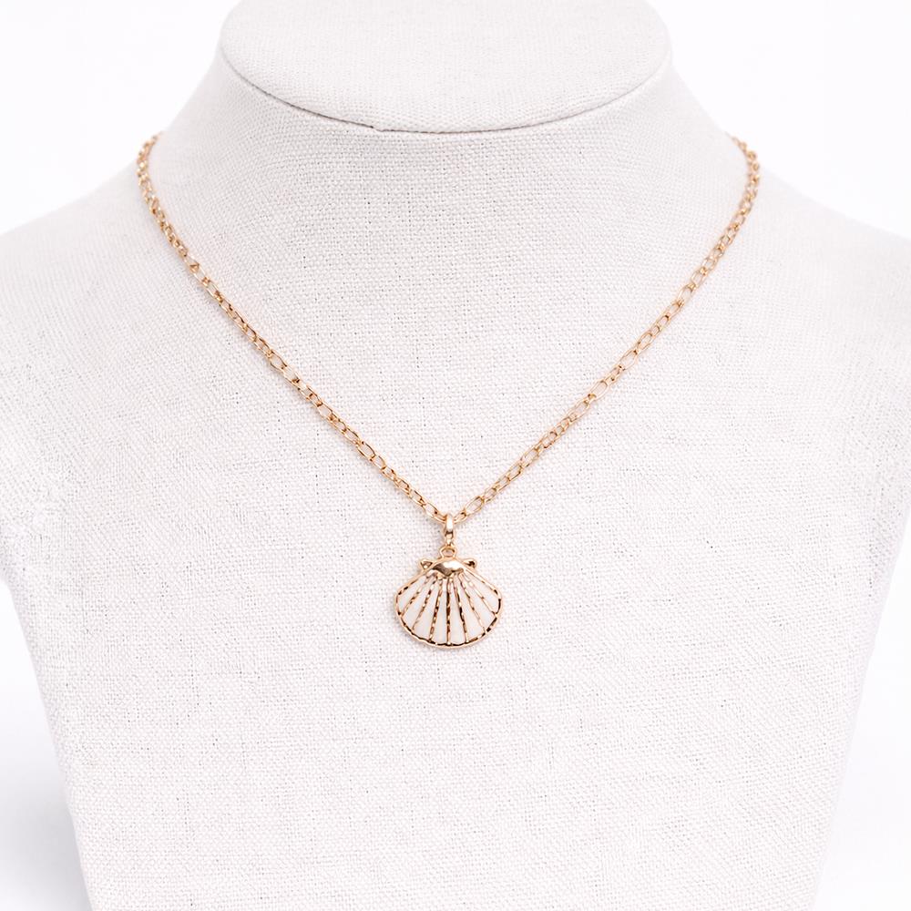 Joia Metal Shell Pendant Necklace