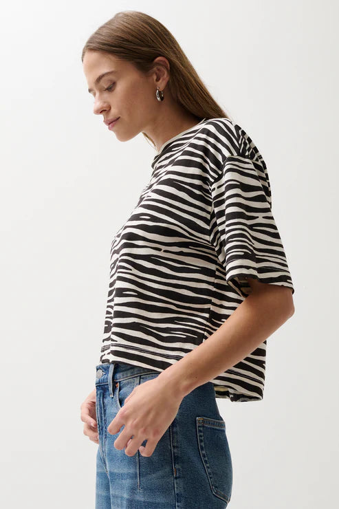 Pistola Mae Tee