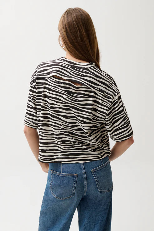 Pistola Mae Tee
