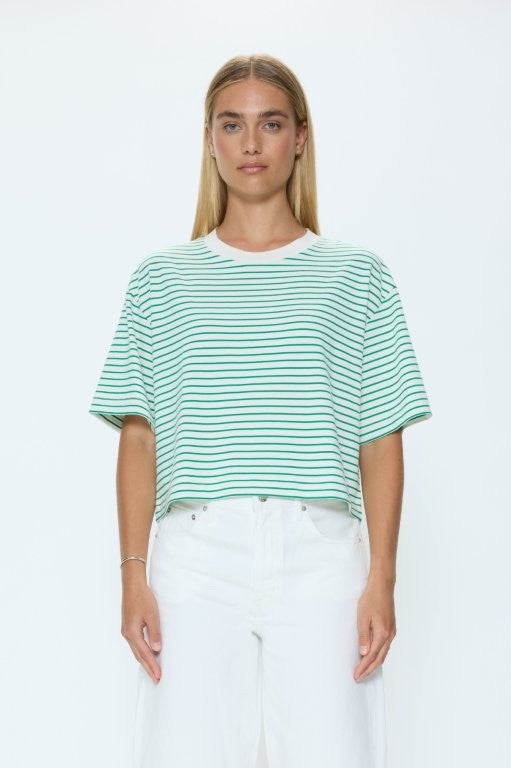 Pistola Mae Tee