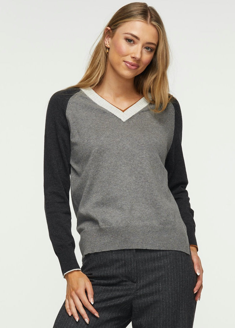 Zaket & Plover Fashioned V-Neck
