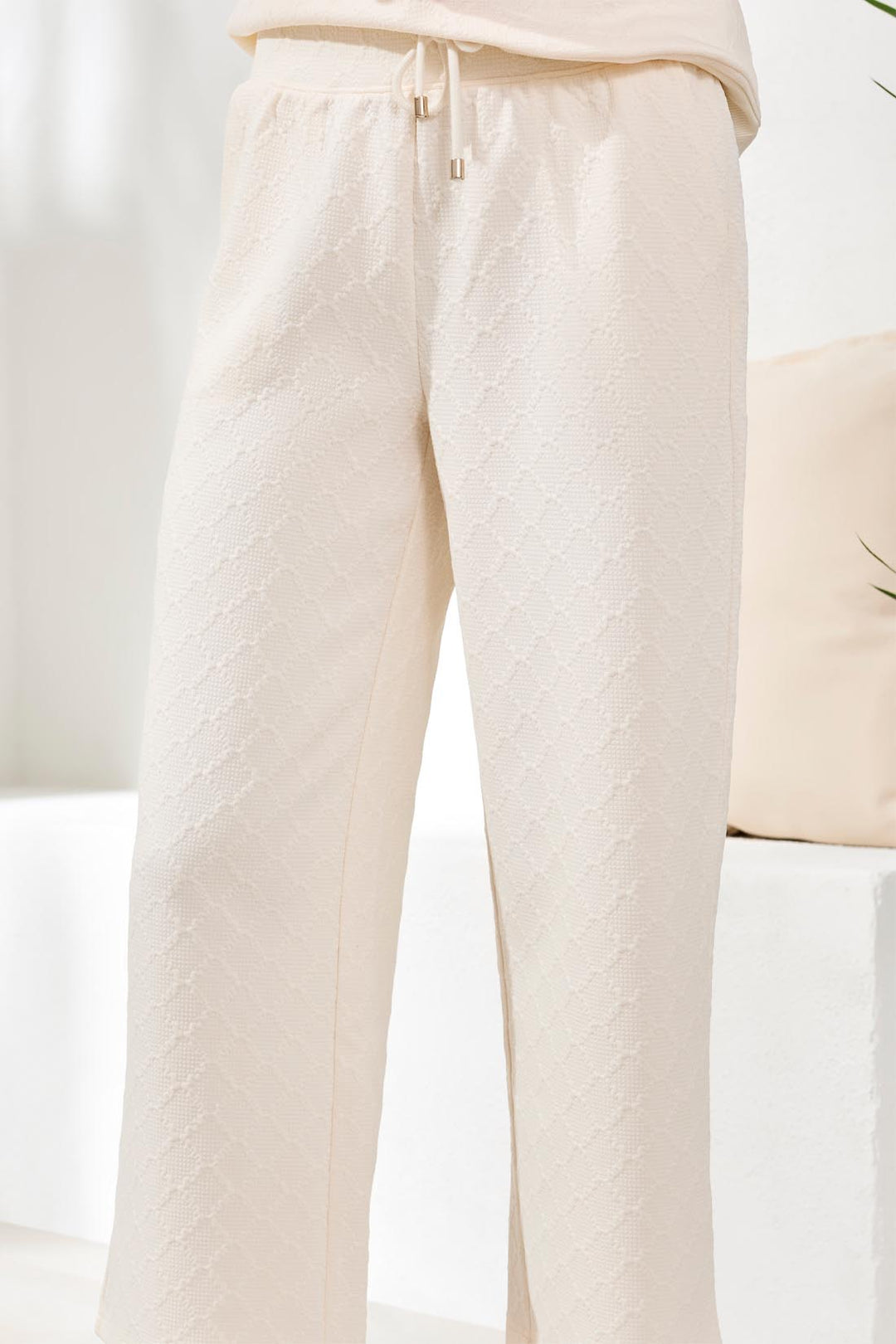 Tribal Pull on Capri with Pockets