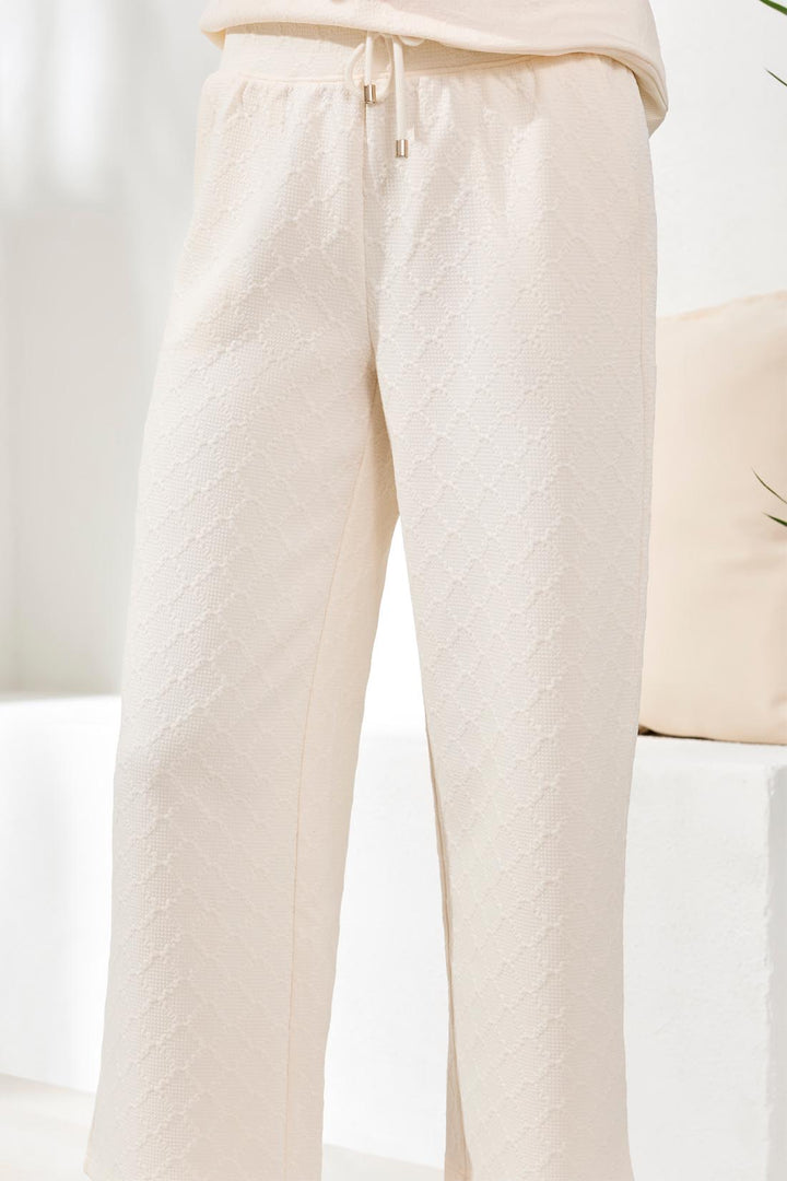 Tribal Pull on Capri with Pockets