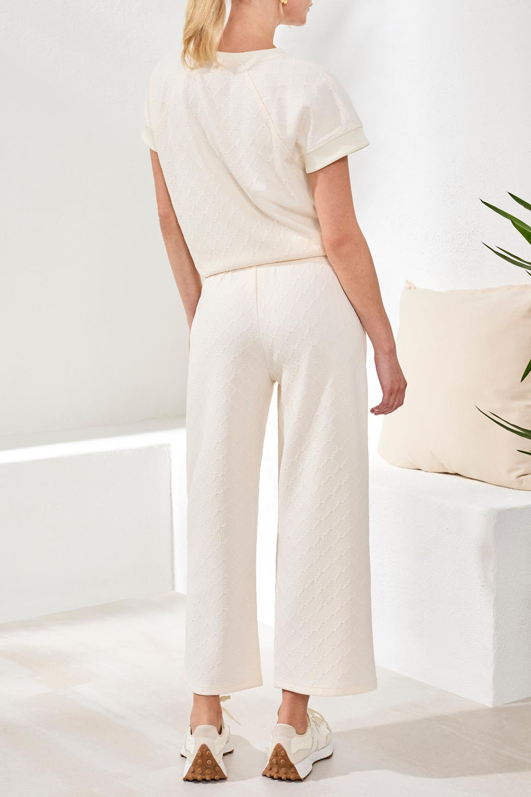 Tribal Pull on Capri with Pockets