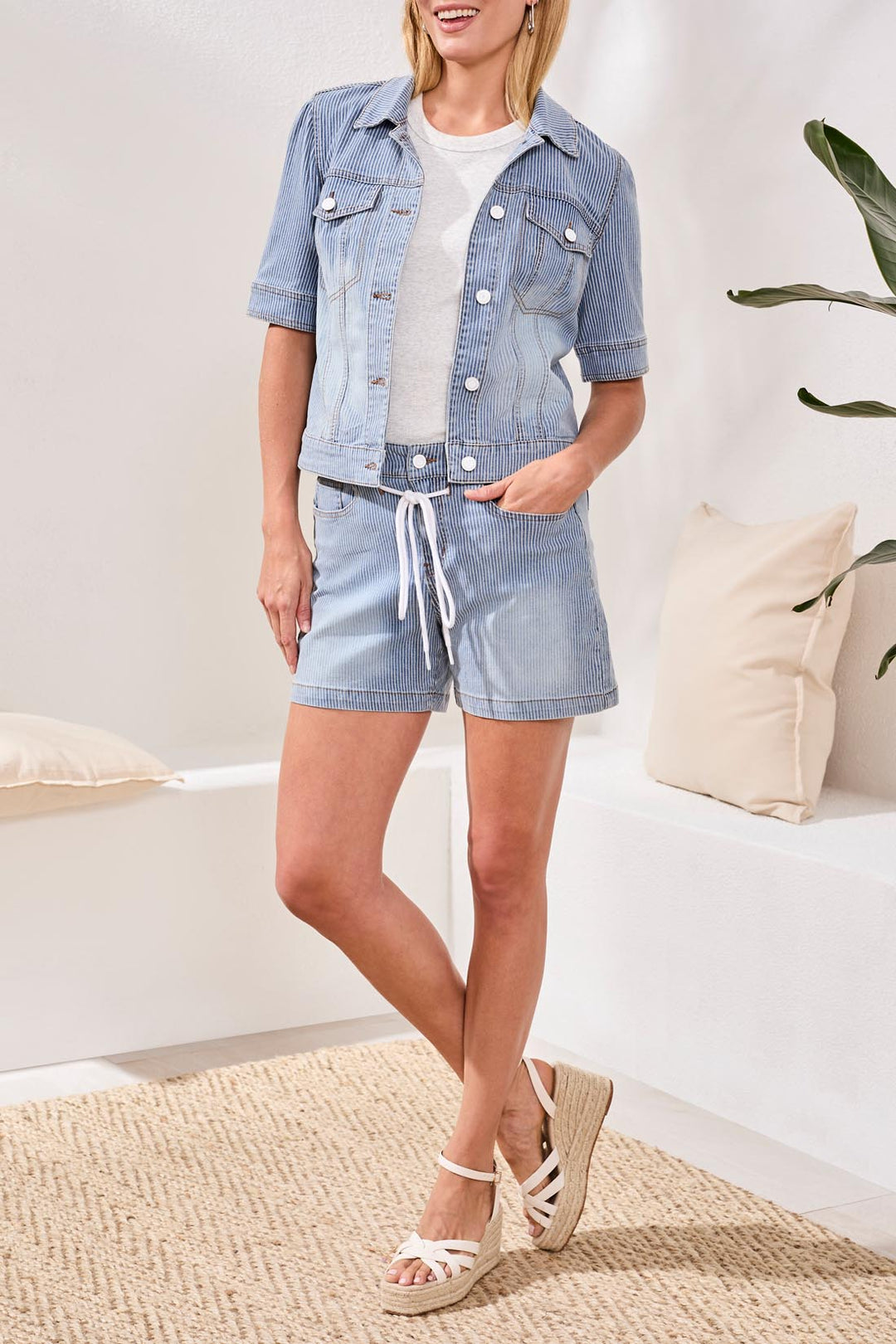 Tribal Audrey Elastic Back Short