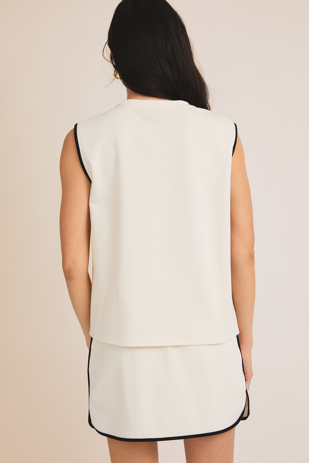 Gilli Round Neck Sleeveless Contrast Detail Tank and Skort Set