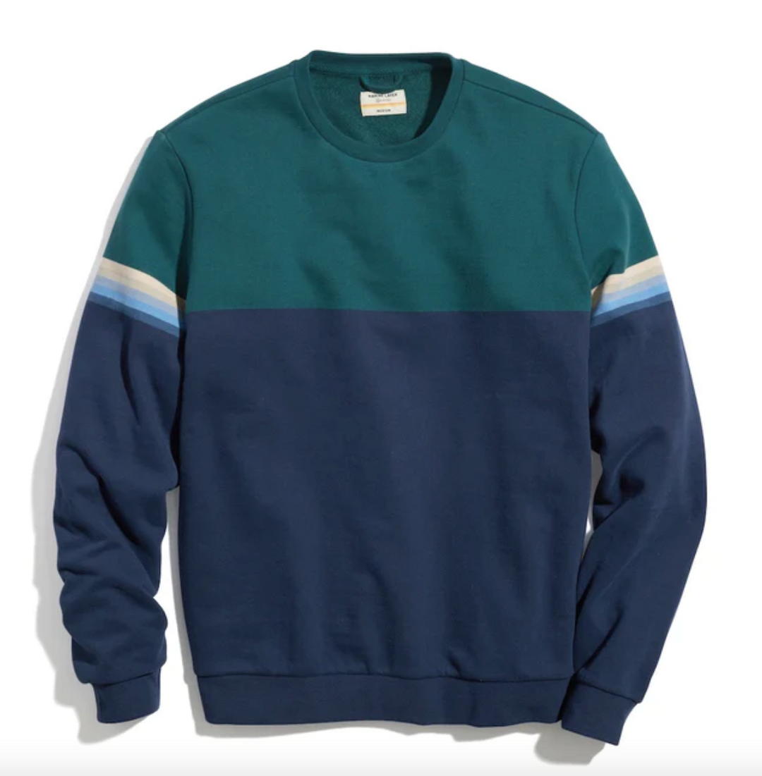Marineblaues Layer-Sweatshirt mit Streifenärmeln