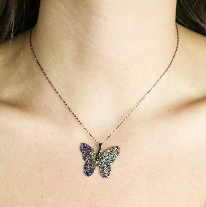 Halskette mit Schmetterlingssymbol